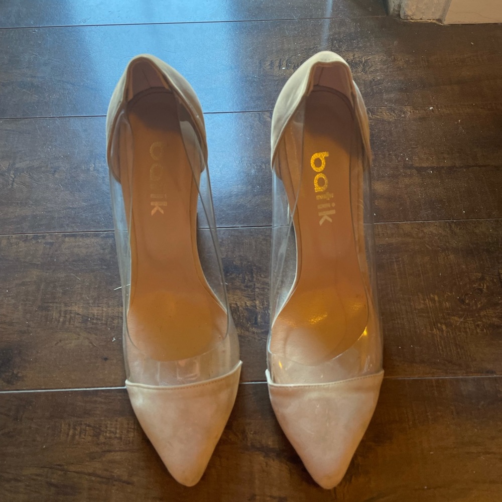 new suede nude heels in perfect condition